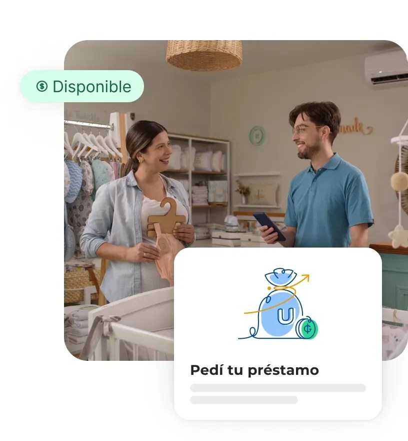 Persona usando el celular para solicitar un préstamo online en Ueno Bank